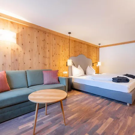 Otel Adler Damuels