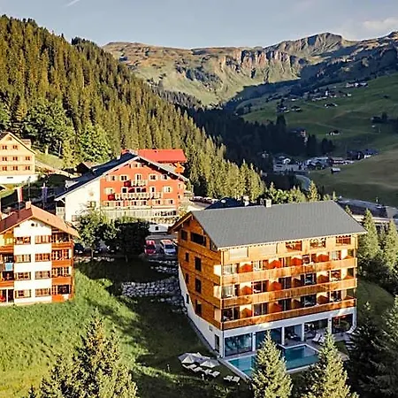 Hotell Adler Damuels