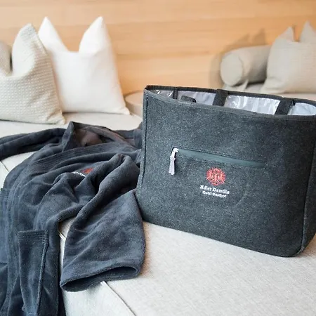 阿德勒达米尔斯酒店 达米尔斯